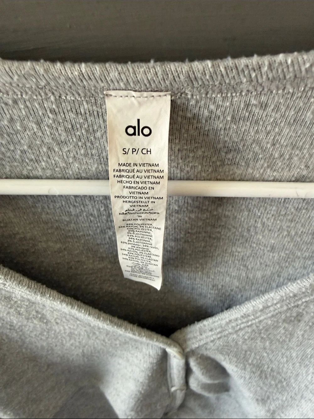 ALO Yoga Light Grey V-Neck Cropped Button Cardigan